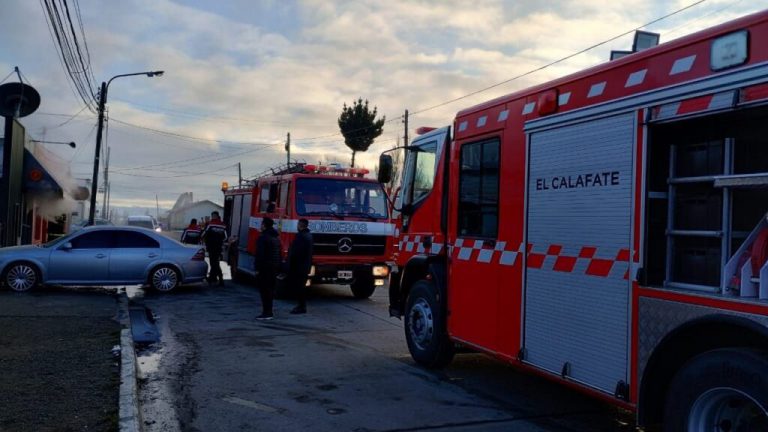 sofocaron-un-incendio-que-se-origino-en-la-cocina-de-un-local-de-comidas-rapidas