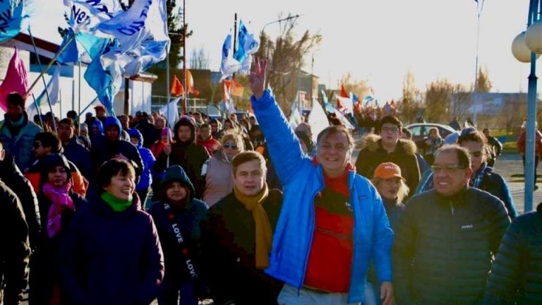 belloni-inicio-su-campana-en-rio-gallegos-con-un-acto-ante-su-militancia