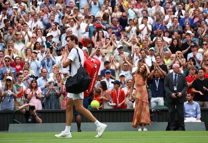 wimbledon:-el-chileno-jarry-le-saco-un-set-pero-no-pudo-con-alcaraz,-que-ya-esta-en-octavos