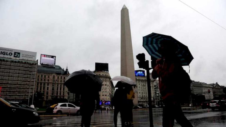 llueve-en-la-ciudad-y-hay-alerta-amarillo-para-la-provincia-de-buenos-aires:-como-seguira-el-clima