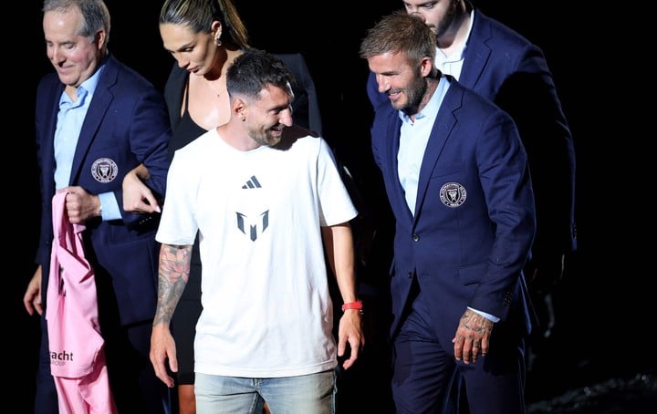 david-beckham,-a-fondo-con-clarin:-messi,-inter-miami,-la-madrugada-que-se-desperto-con-el-anuncio-y-su-«parecido»-con-el-papu-gomez