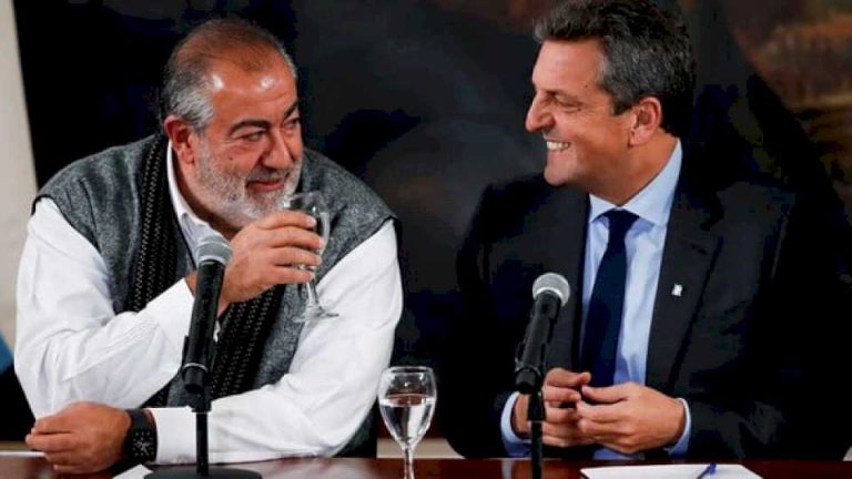 el-jefe-de-la-cgt-se-alinea-con-sergio-massa,-descarta-protestas-y-hasta-elogia-a-alberto-fernandez