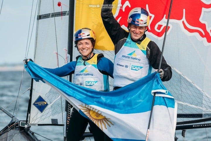 video:-la-leyenda-olimpica-santiago-lange-fue-despedido-con-un-pasillo-de-honor-y-un-mar-de-aplausos