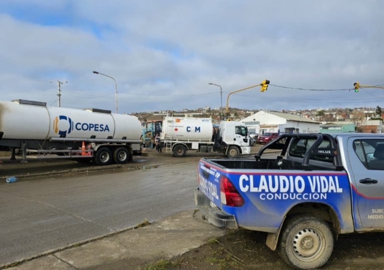 petroleros-colaboro-en-la-reparacion-para-el-refuncionamiento-de-planta-elevadora-de-liquidos-cloacales