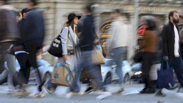 de-los-1.260-euros-de-un-chino-a-los-320-de-un-frances:-¿cuanto-gastan-los-turistas-cuando-van-de-compras?