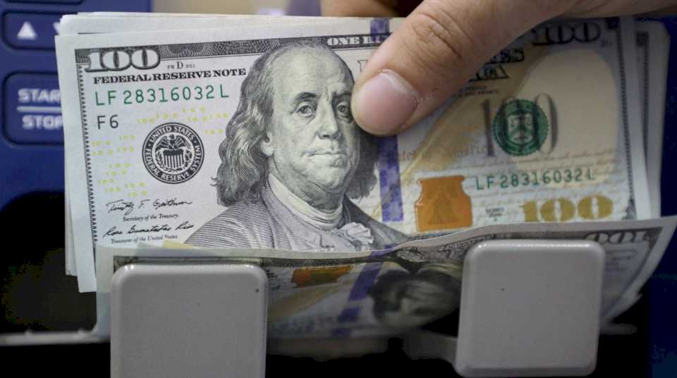 dolar-blue-hoy-y-dolar-hoy:-a-cuanto-cotizan-este-lunes-27-de-noviembre