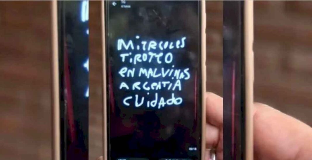 por-un-horroroso-mensaje-viral-en-una-escuela,-los-padres-no-enviaron-a-sus-hijos