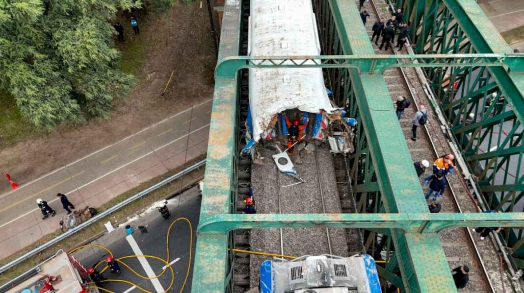 choque-de-trenes:-el-juez-espera-un-peritaje-de-la-policia-federal-y-avanza-con-dos-lineas-investigativas