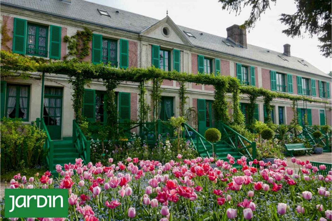 a-solo-una-hora-en-tren-de-paris,-el-jardin-donde-monet-pinto-su-mundo