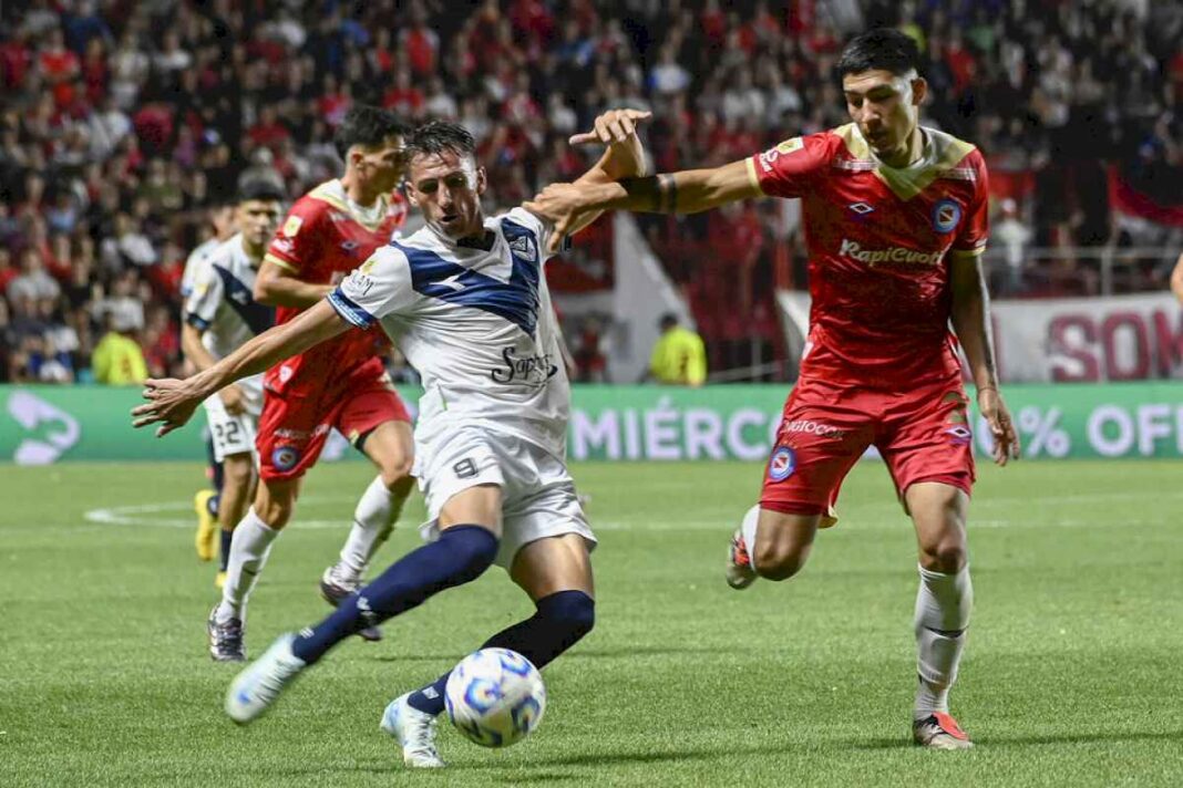 liga-profesional:-argentinos-igualo-sobre-el-final-con-el-lider-velez