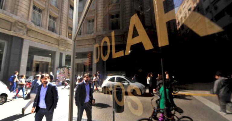 dolar-blue-hoy:-a-cuanto-cotiza-este-martes-05-de-noviembre