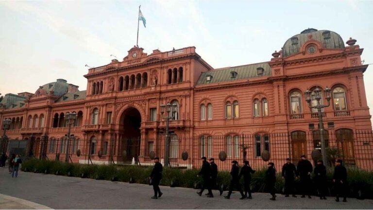 oficial:-el-gobierno-desregula-el-servicio-de-correos