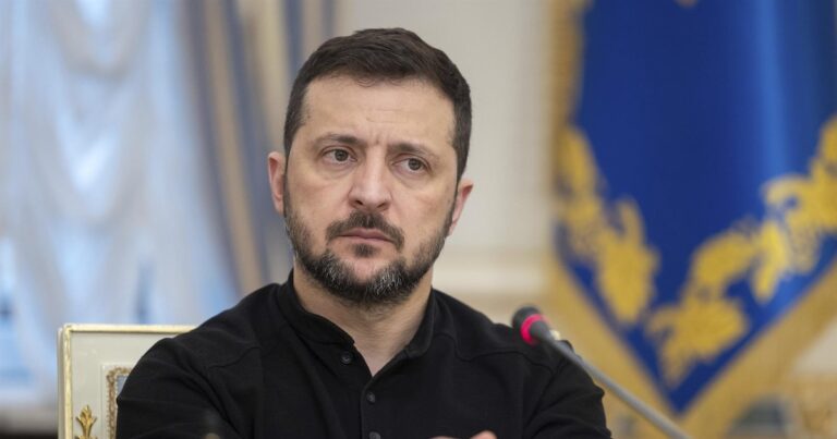 Zelenski denuncia como «terrorismo» el lanzamiento misiles rusos y pide «seriedad» para amedrentar a Putin