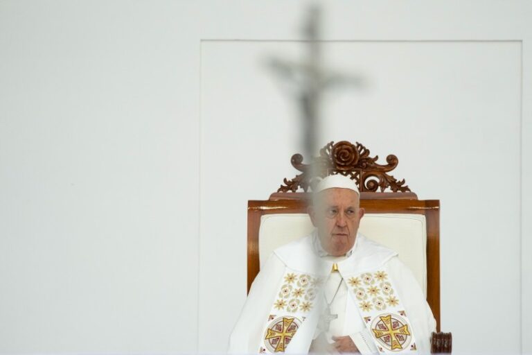 El Papa pone en La Plata a un cura villero en reemplazo del arzobispo que lo desafió