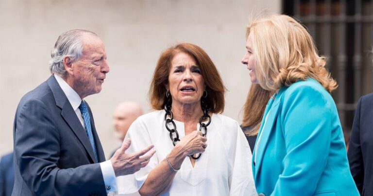 El Gobierno de Almeida «acepta y acata» la sentencia que reconoce el derecho a compra de pisos vendidos a un fondo