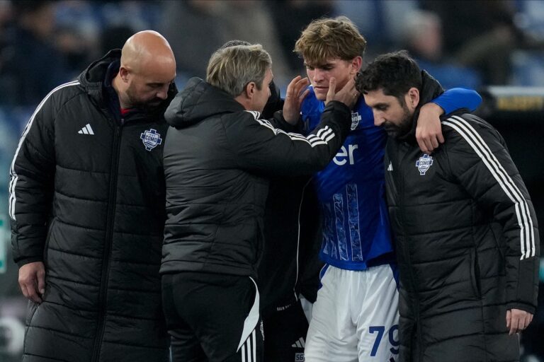 Nicolás Paz sufrió una brutal patada y dejó el campo de juego casi llorando en Lazio – Como