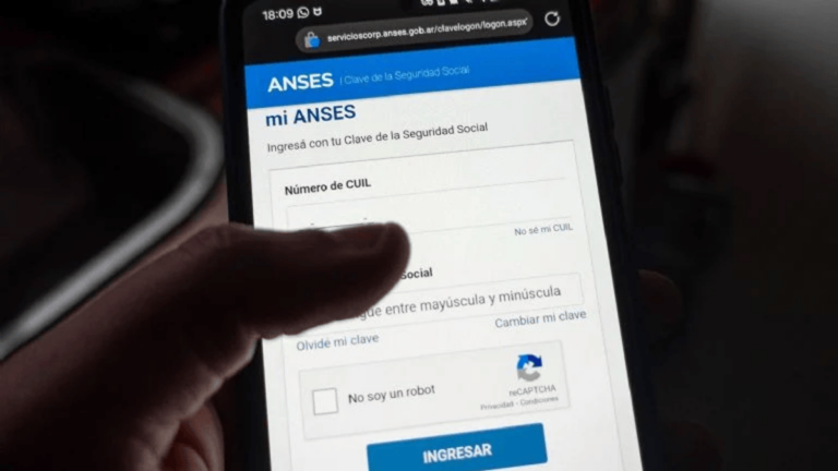 ANSES: las noticias importantes para los titulares de las AUH y otros beneficiarios con celular