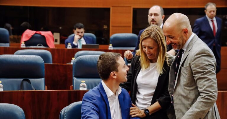 Lobato seguirá como diputado «aportando su experiencia» al Grupo Parlamentario