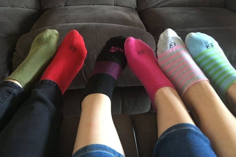 Día del Síndrome de Down: por qué se usan medias de colores el 21 de marzo?