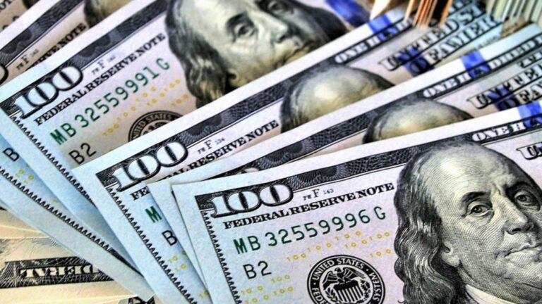 Día 1 sin cepo cambiario: a cuánto debutó el dólar oficial