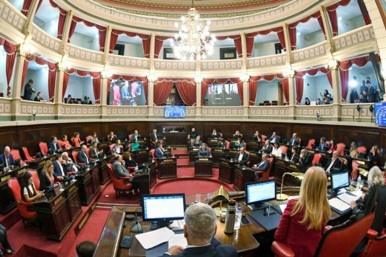 El peronismo bonaerense busca aprobar la reelección indefinida de legisladores