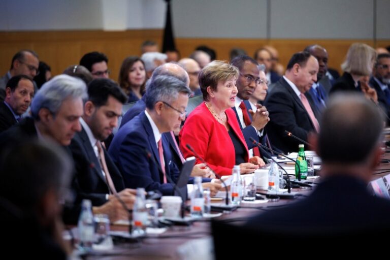 Georgieva retrocede y ahora dice que no pidió que voten a Milei