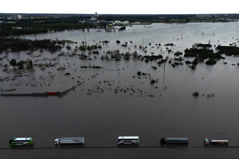 El temporal sumergió pueblos y barrios enteros