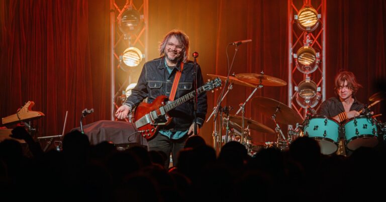Wilco en Buenos Aires: así es la banda que conquista sin hits a los mayores de 40