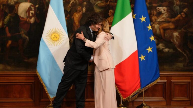 Javier Milei y Giorgia Meloni firmaron un acuerdo entre YPF y ENI para exportar GNL
