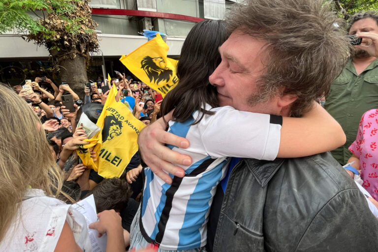 Bajó la pobreza infantil: 2,4 millones de chicos dejaron de ser pobres en 2025