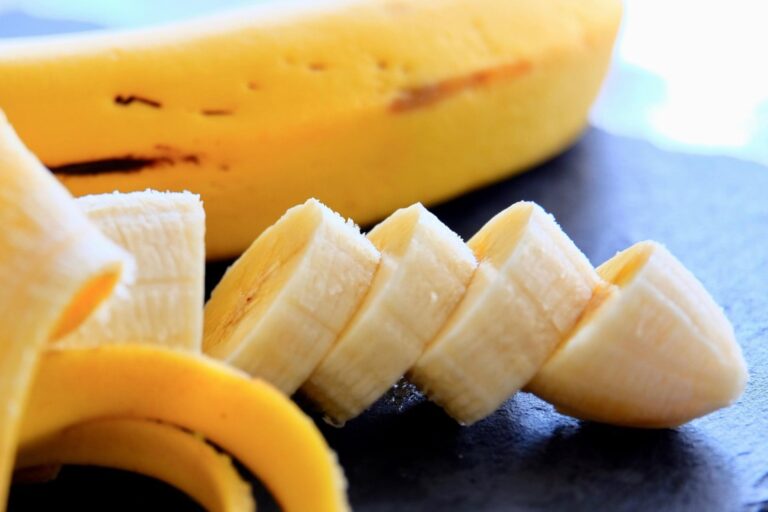 Por qué deberías comer más bananas? Sus cinco beneficios respaldados por la ciencia