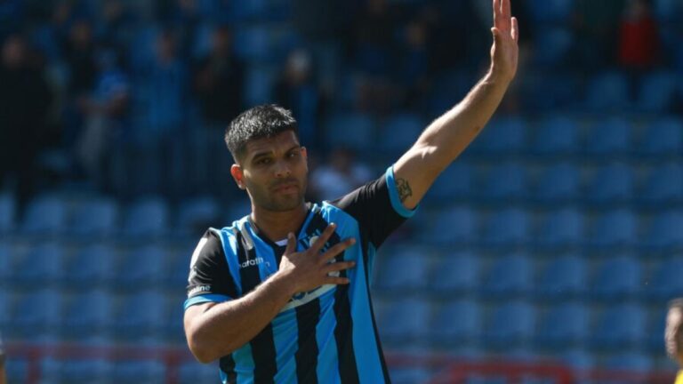 No podía vivir del fútbol y tuvo que trabajar de Uber, pero no abandonó su sueño y hoy brilla en Chile