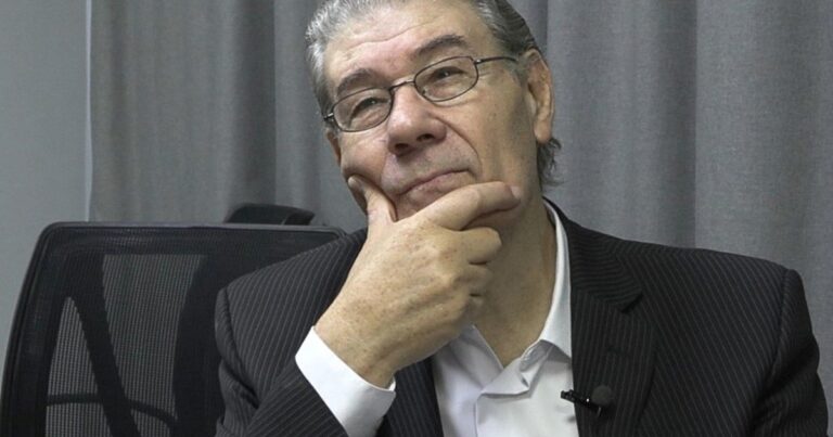 Víctor Hugo Morales arrancó en un canal de televisión K, con críticas a Milei y elogios a Cristina Kirchner