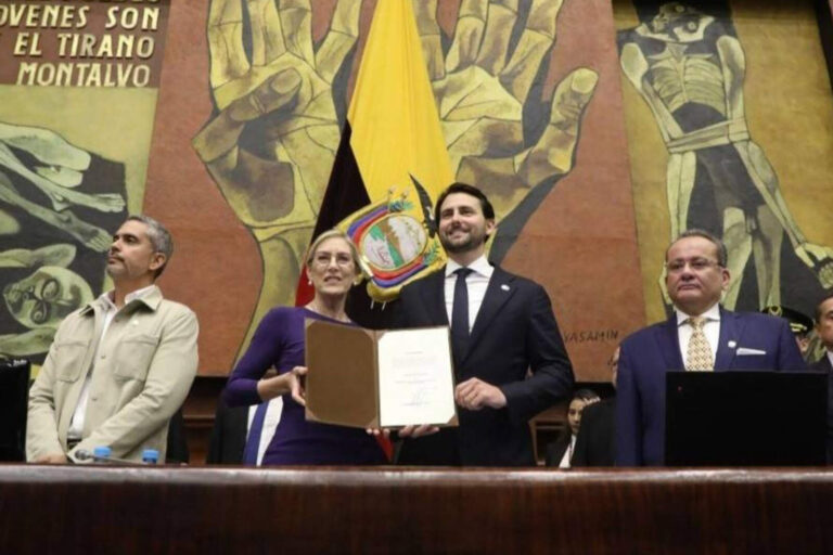 Multas por impuntualidad en la Asamblea suman más de USD 70.000