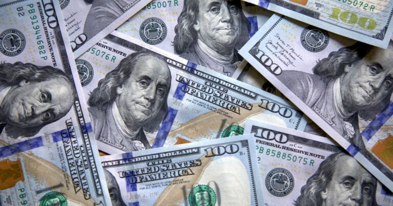Afloja la tensión con el dólar y se aleja del techo de la banda: por qué está bajando