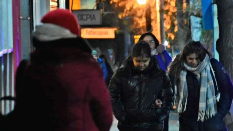 Abrupto descenso de las temperaturas en Buenos Aires: cuándo se va el frío y cómo sigue el clima