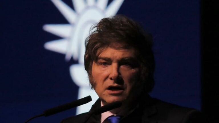 Javier Milei defendió el veto a las jubilaciones y causó repudio nacional