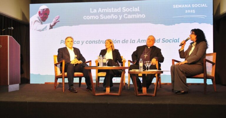 La Iglesia ensancha su distancia con Milei: foto con opositores y nueva embestida contra la gestión libertaria
