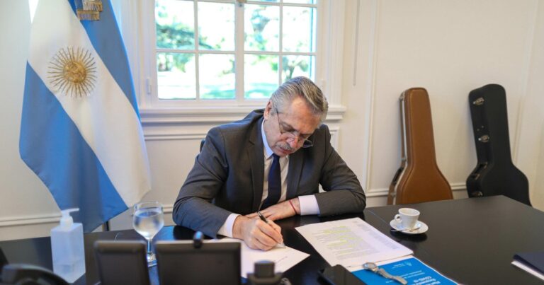 «Despertate, Donald»: Alberto Fernández reapareció con críticas e ironías a Trump por su apoyo a Javier Milei