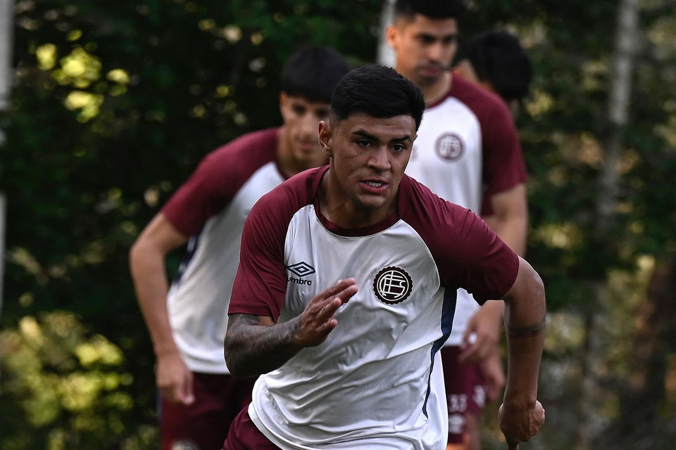 FOTO PRENSA LANUS 
   lanus  entrenamiento