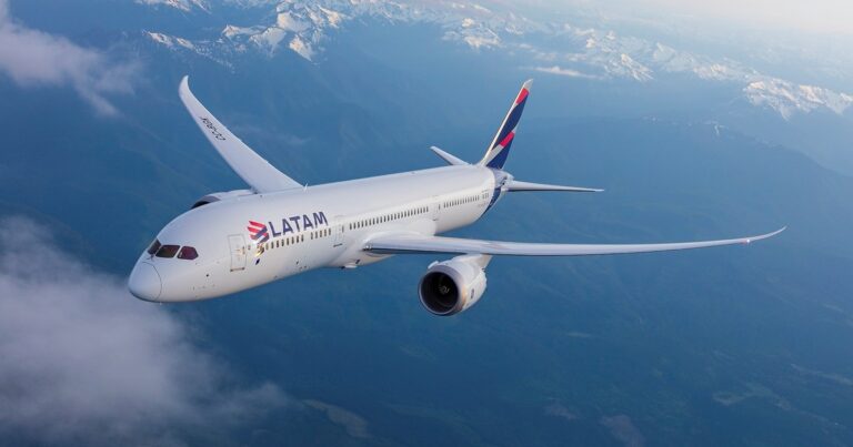 Latam canceló una ruta entre Argentina y Perú por la nueva tasa que cobra el aeropuerto de Lima: la había inaugurado hace dos días