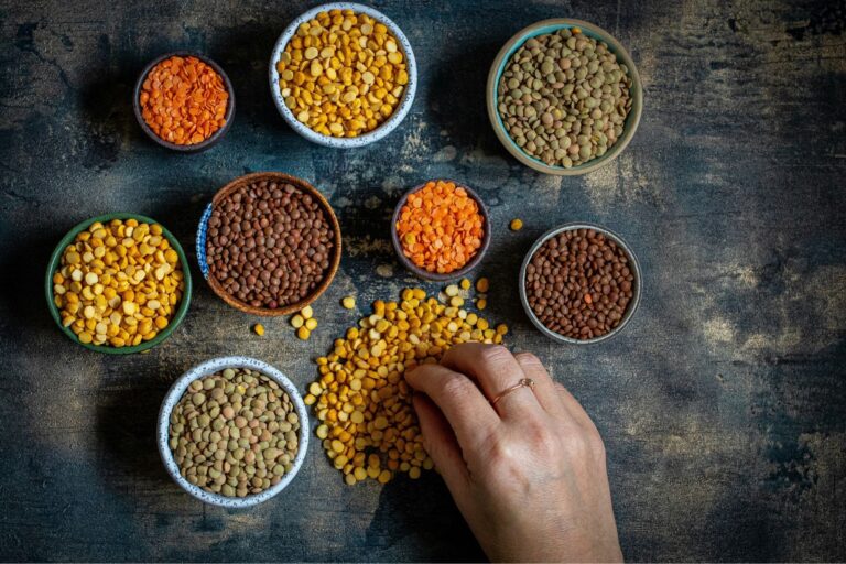 Es más barata que la carne y tiene más proteína: la legumbre que los nutricionistas piden volver a comer