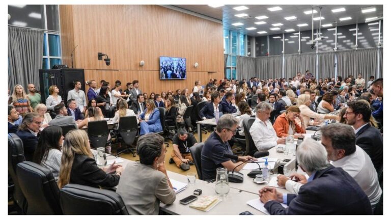Diputados: LLA consiguió dictamen para el Régimen Penal Juvenil y el acuerdo Mercosur-UE y los tratará este jueves