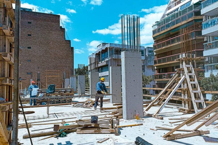 Por qué hay récord de ventas pero las obras en construcción quedaron a contramano