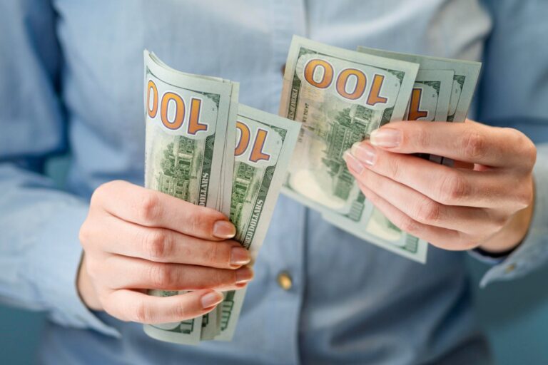 Dólar oficial y blue en vivo: a cuánto cotiza este lunes 2 de marzo