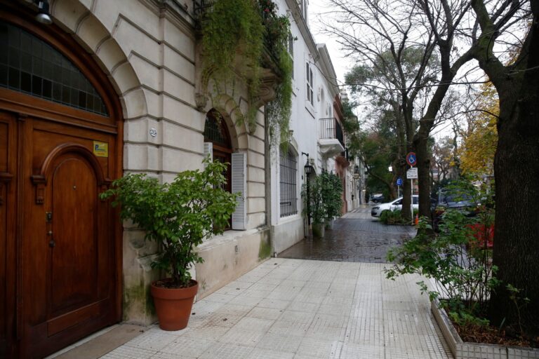 Ciudad: a pedido de los vecinos, la Justicia frenó nuevas habilitaciones comerciales en una elegante zona residencial