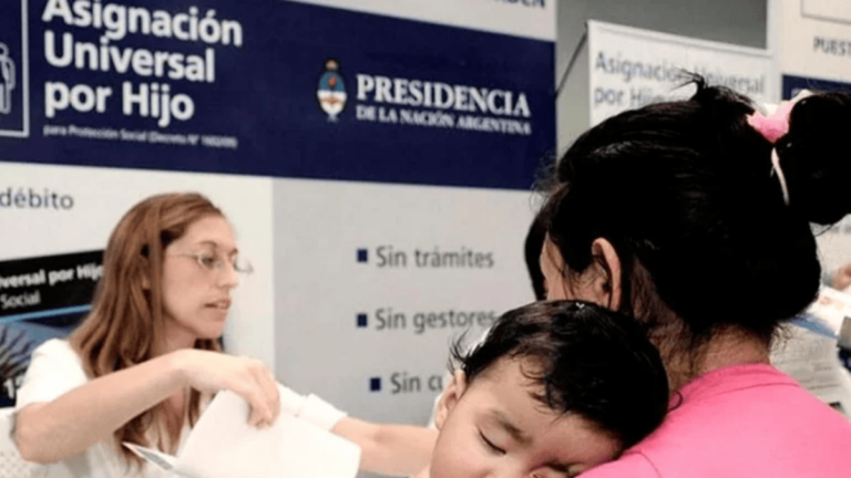 ANSES: el aumento que podría llegar a recibir la AUH en abril