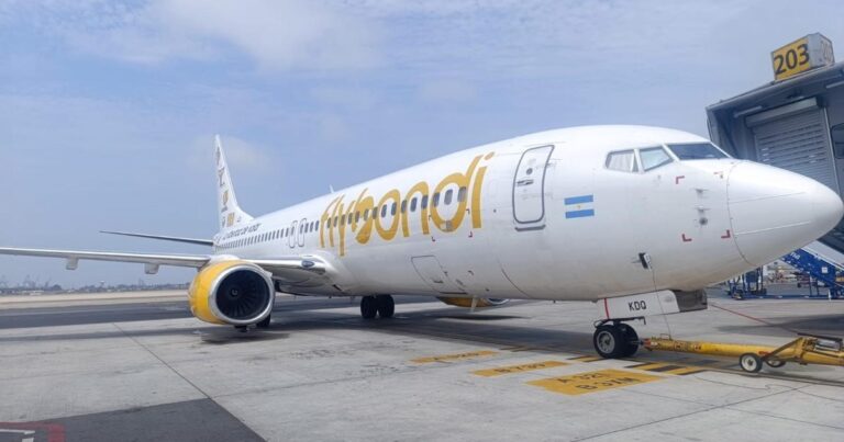 Flybondi abrió retiros voluntarios en medio de las cancelaciones de vuelos