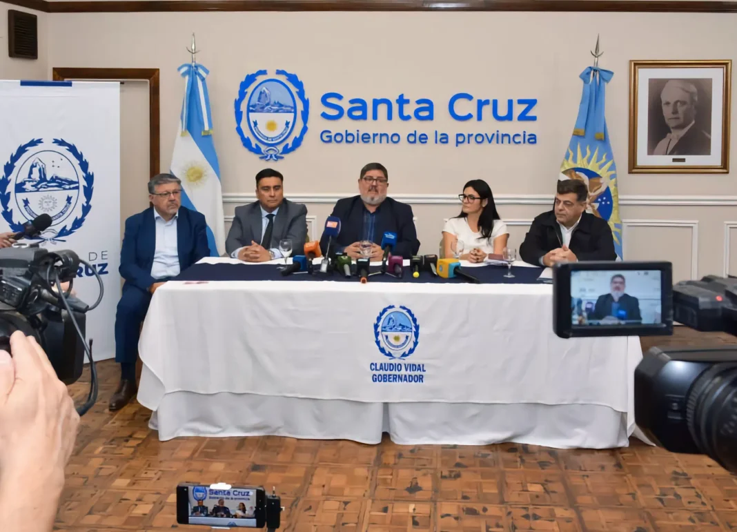 Gobernador Claudio Vidal anuncia pago de salarios en conferencia de prensa