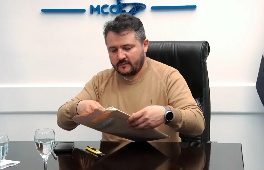 Intendente Pablo Carrizo en el municipio de Caleta Olivia